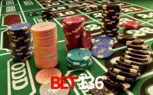 Comparação APP mobile vs versão web da bet136
